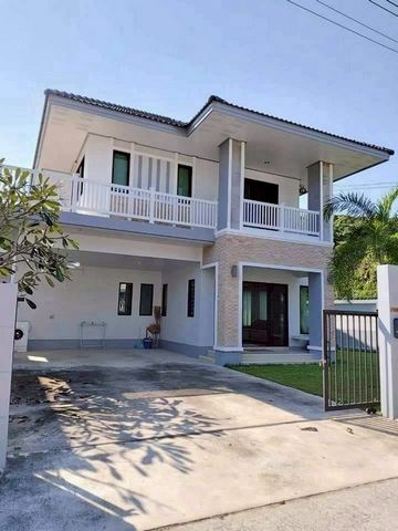 บ้านว่างให้เช่า 40,000 บาท/เดือน บ้านพร้อมอยู่ #เฟอร์นิเจอร์ครบ พร้อมสระว่ายน้ำส่วนตัว ทำเลดี #ใกล้กาดฝรั่ง​ เริ่มเข้าอยู่ 1 มิถุนายน 2025