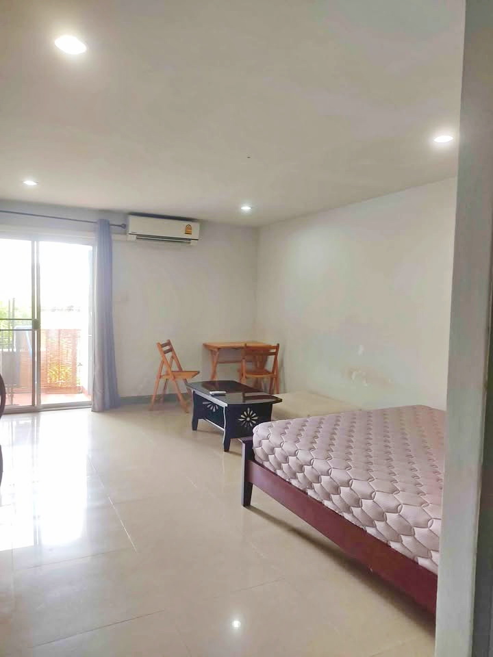 พร้อมเฟอร์  รร.นานาชาติเวลล์ส 700 ม. รีเจ้นท์ โฮม1-4 BTS บางจาก 1 กม.ให้เช่าคอนโด รีเจ้นท์ โฮม ชั้น 3  31ตร.ม.1นอน ตลาดพระโขนง 1.5 กม.