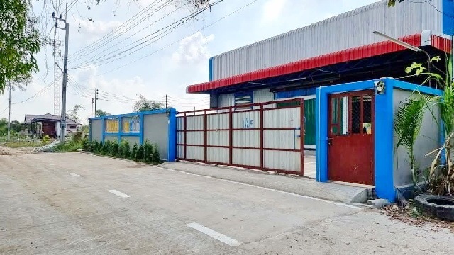 ซ.คุ้มเกล้า 1-13 MRT สุวินทวงศ์ 5.2 กม.โกดัง2ชั้น ให้เช่า stand alone ออฟฟิศ 2 ห้อง  450ตร.ม.112 ตร.วา. 2 น้ำ MRTมีนบุรี 5.6 ร่มเกล้า 4.6 กม