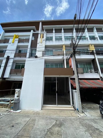  ให้เช่า โฮมออฟฟิศ 4 ชั้น 260 ตารางเมตร  โครงการบิสทาวน์ ลาดพร้าว  พร้อมเฟอร์นิเจอร์ ใกล้สถานีรถไฟฟ้า