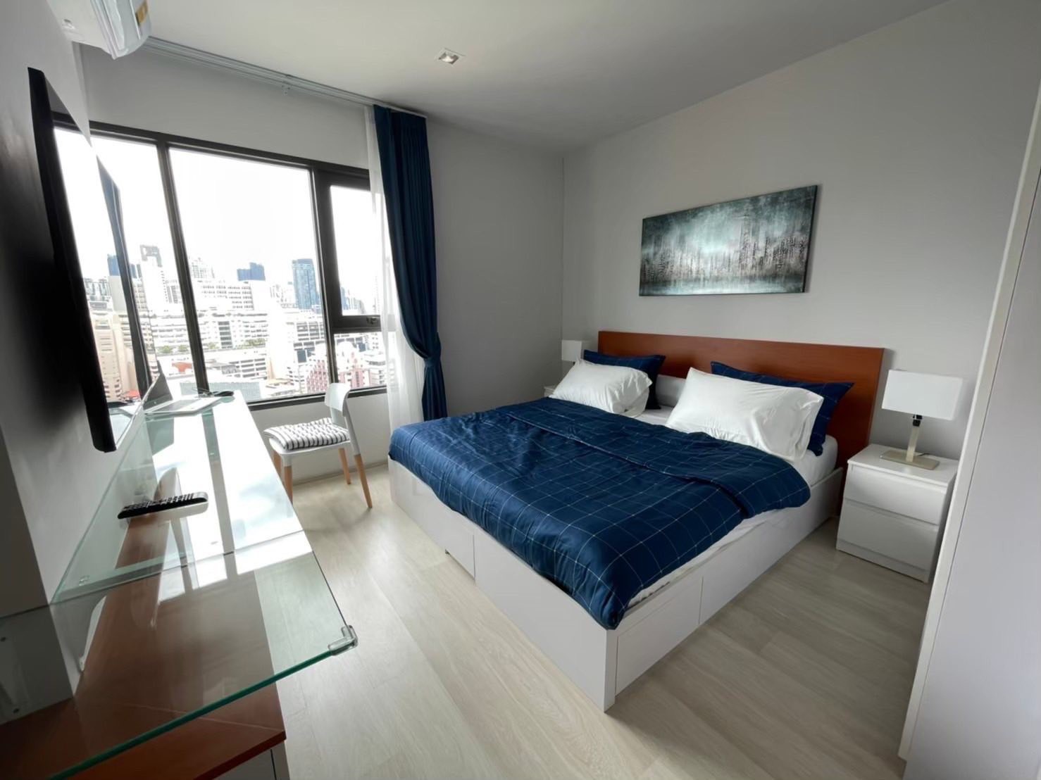 Life One Wireless safe quiet clean 20th floor BTS Ploenchit