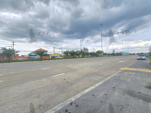 ที่ดินเปล่า ติดถนนปทุมธานี-บางเลน หน้ากว้าง 24 เมตร ลึก 770 เมตร เป็นพื้นที่สีชมพู เหมาะเพื่อการอยู่อาศัย พาณิชยกรรม เกษตรกรรม