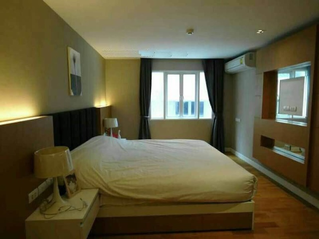 Le Nice Ekamai spacious safe quiet 2nd floor BTS Ekkamai