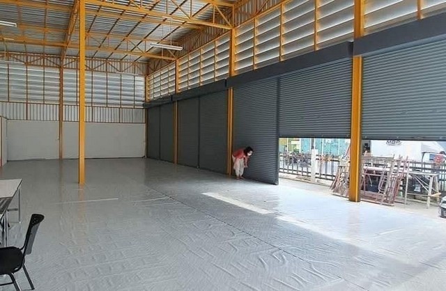 ให้เช่าโกดังเดี่ยว  300 ตารางเมตร  ริมถนนกาญจนาภิเษก ตรงข้ามสำนักงานเขตบางแค