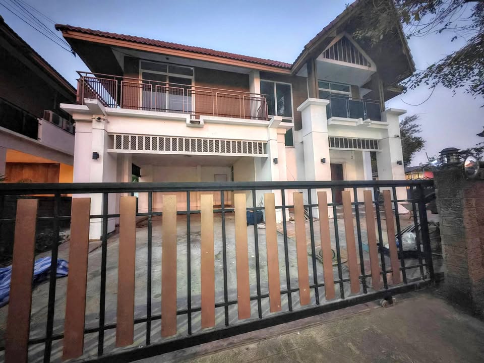 ให้เช้าบ้านเดี่ยวซ.พัฒนาชนบท 4 คลองสองต้นนุ่น ลาดกระบังใกล้ เทสโก้โลตัสเดินทางสะดวกใกล้ถนนมอเตอร์เวย์ เอโทลไวกีกิชอร์