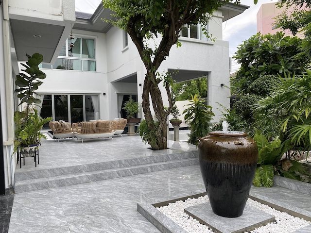 BH3672 ให้เช่าบ้านเดี่ยว 2 ชั้น พร้อมสระว่ายน้ำส่วนตัว หมู่บ้านโนเบิลทารา พัฒนาการ (หลังมุม ใกล้รถไฟฟ้าเพียง 400 เมตร)