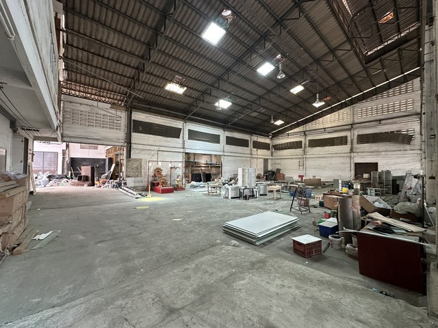 ให้เช่าด่วน โกดัง เพดานสูง  เริ่ม660ตร.ม.เพิ่มพื้นที่และoffice2ชั้นได้ สุขสวัสดิ์30แยก4 ใกล้ทางด่วน วงแหวน