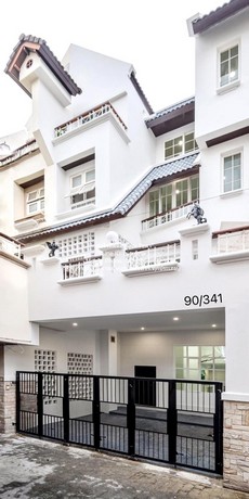 TOWNHOME ขาย/ให้เช่าทาวน์โฮมพูลวิลล่า 4.5 ชั้น @วิภาวดี 20 25.50 ตร.ว. 6 น 6 น้ำ 2 จอดรถ ราคา 18 ล้านบาท  250000 - ใกล้ ตลาดลุงเพิ่ม (หลังการบินไทย) 900 ม. เท่าทุน เป็นบ้านทาวน์โฮม 4.5 ชั้น รีโนเวทใหม่ พร้อมสร้างสระว่ายน้ำ ที่ออกแบบไว้เป็นได้ทั้งบ้าน