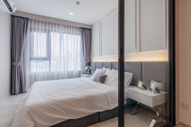 Life One Wireless Clean safe comfortable 18th floor BTS Phloen Chit