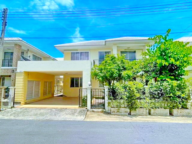 พันท้ายนรสิงห์ รร.วัดแสมดำ 1 กม. แยกบางบอน 5 บ้านเดี่ยวหลังใหญ่ 2 ชั้น  3 นอน 3 น้ำ  แหล่งชุมชน ช็อปปิ้ง ตลาดเพชรโพธิ์แจ้ 5 กม.ถ.พระราม 2