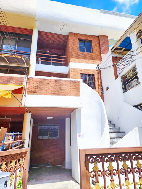 แยกรัชดา-ห้วยขวาง ให้เช่าทาวน์เฮ้าส์ 3.5 ชั้น 26ตร.วา.316 ตร.ม MRT สุทธิสาร 899ม.ซ.อินทามระ 31-39