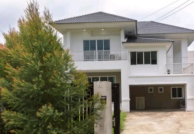 บ้านเดี่ยว2ชั้นครึ่ง ให้เช่า 122ตรว. ถ.วัชรพล-พหลโยธิน ใกล้รร.รัตนโกสินทร์สมโภช