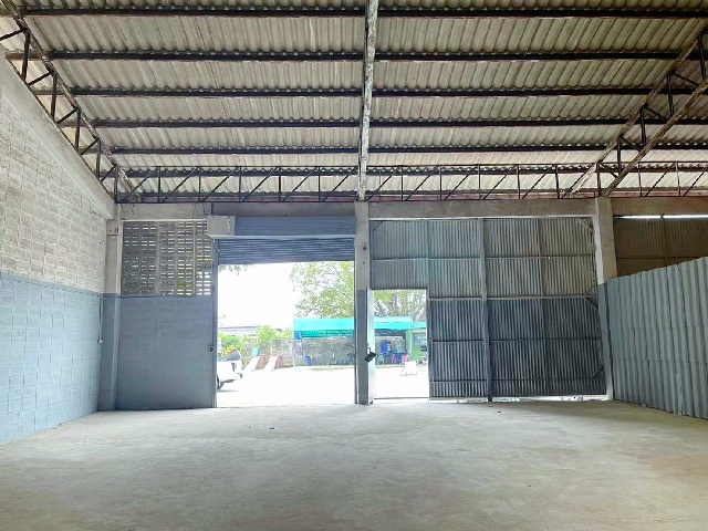 รพ.วิชัยเวช อินเตอร์ อ้อมน้อย 2 กม.บิ๊กซี อ้อมใหญ่ 900 ม.ทำเลดี ติดถนนใหญ่ โกดังพร้อมออฟฟิศ 100 ตร.วา.400 ตร.ม