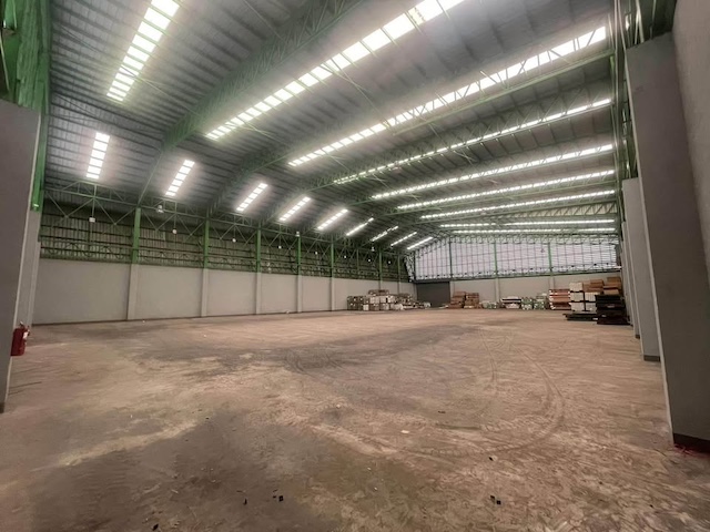 BST880 ให้เช่าโกดังใหม่ พื้นที่ 2,400 ตร.ม. ถ.พระราม 2 สมุทรสาคร – เทรลเลอร์เข้าได้ เหมาะสำหรับเก็บสินค้า-กระจายสินค้า