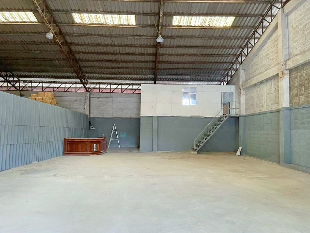 ทำเลดี โกดังพร้อมออฟฟิศ 102ตร.วา.รพ.วิชัยเวช อินเตอร์ อ้อมน้อย 2 กม. ติดถนนใหญ่ 402ตร.ม  บิ๊กซี อ้อมใหญ่ 900 ม.