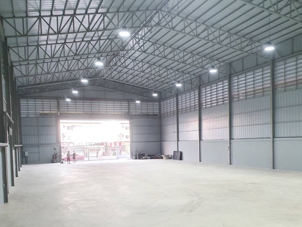 โกดัง -ใกล้ทางด่วนและวงแหวนอุตสาหกรรมเพียง 300 เมตร ถูกสุด กรุงเทพ