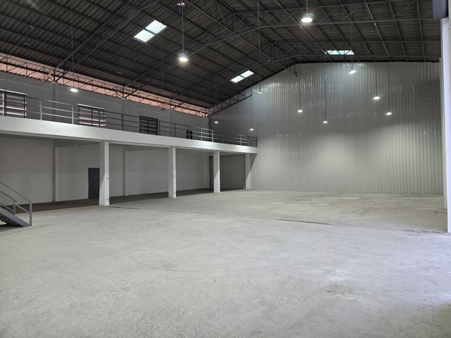 ให้เช่าโกดังที่ดิน 200 ตรว.โกดังขนาด 625 ตารางเมตร  พุทธมณฑลสาย 4 ซ. 4 ตำบล อ้อมน้อย อำเภอกระทุ่มแบน