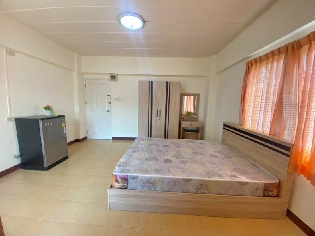 MRT รามอินทรา กม .4  500 ม.ให้เช่าอพาร์ทเมนทใหม่ 5 ชั้น 24ตร.ม. ม.เกริก  2.7 กม. ทำเลดีเยี่ยม  พร้อมเฟอร์ สะอาด ปลอดภัย 1 นอน 1 น้ำ