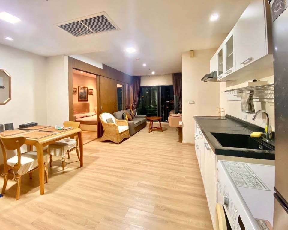 Noble Remix Thonglor Spacious peaceful comfortable 11th floor BTS Thonglor