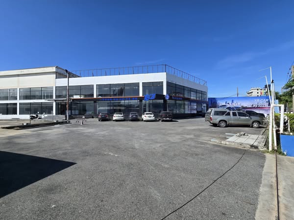 สำนักงาน ให้เช่าโชว์รูมรถยนต์2 ชั้น ติดถนนเกษตร นวมิน หน้ากว้างติดถนน 60 เมตร มีที่ว่างสำหรับจอดรถได้ประมาณ 40 คัน >>มีที่ว่างสำหรับสร้าง 0 BEDROOM 6 BR 2 ไร่ 1 ngan 0 SQ.WA 550000 thb   Good