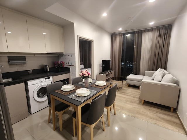 Oka Haus Sukhumvit 36 spacious safe 37th floor BTS Thonglor