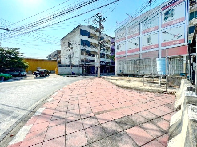 อาคารพาณิชย์บางพลัด 2 คูหา MRT บางยี่ขัน 1.8 กม.ห้องมุม 4 ชั้นครึ่ง + 1 ดาดฟ้า 53 ตร.ว.ทำเลดี ติดถนนใหญ่  โกดัง โชว์รูม คลินิค ร้านอาหาร